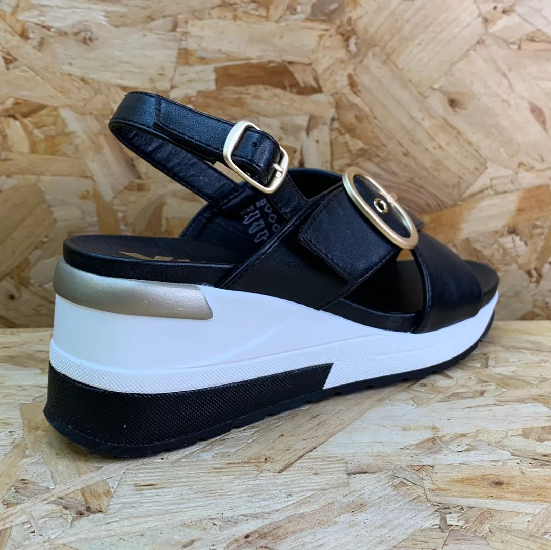 Xti Womens Fashion Wedge Sandals - Black